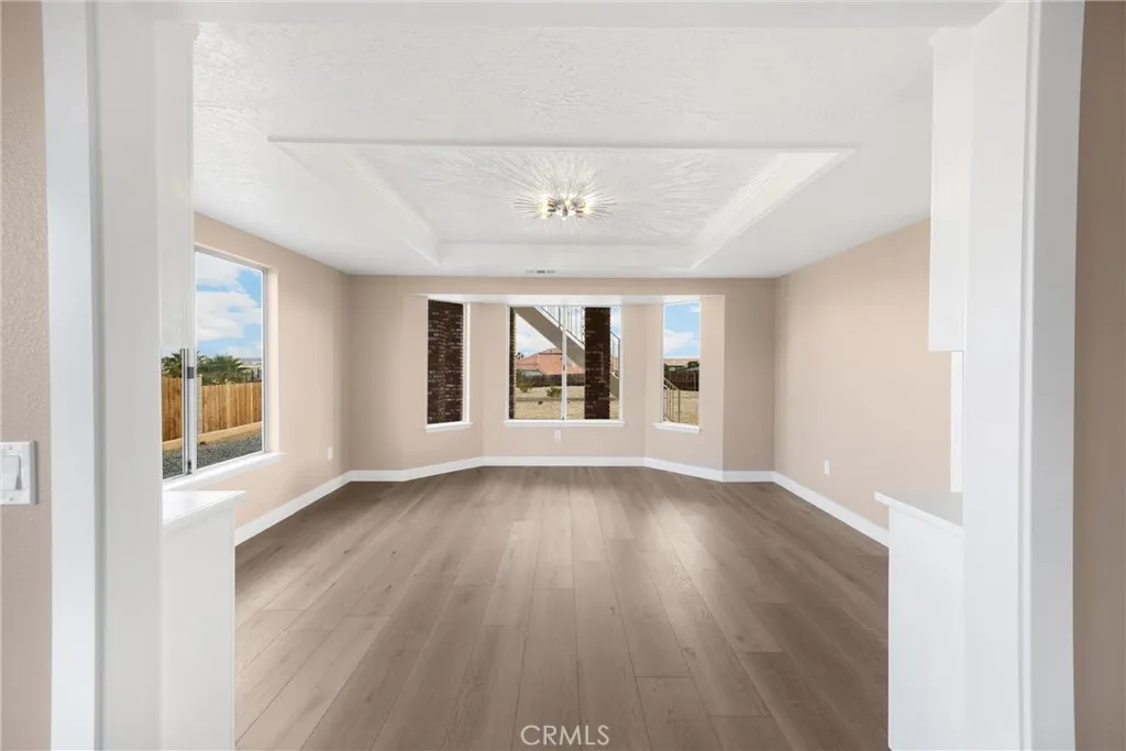 17725 Tude Lane, Apple Valley, California 92307 home-pic-5